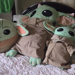  Grogu,  "Baby Yoda," Star Wars 