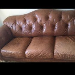 Chesterfield Nailhead Sofa 