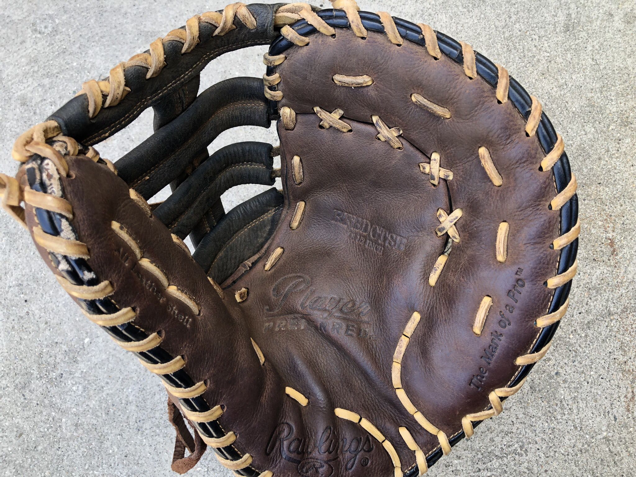 Rawlings First Baseman Baseball Glove Sz 12 1/2” In Excellent Condition Have More Equipment 