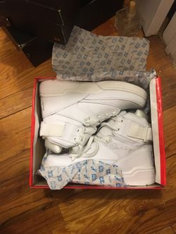Patrick Ewing size 9