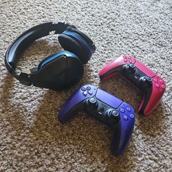 PS5 Console/2 Wireless Controllers/Wireless Turtle Beach Headset