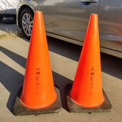 JBC RS70032C Revolution Plain Orange Traffic Cone 28" High ($30 each or $50 for Both)