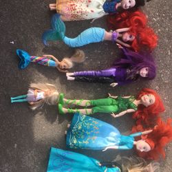 Set Of Princess Barbie Dolls Everything For $25 Firm
