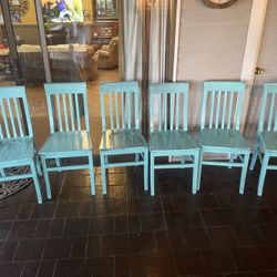 Nice Distressed Wooden Chairs (turquoise)