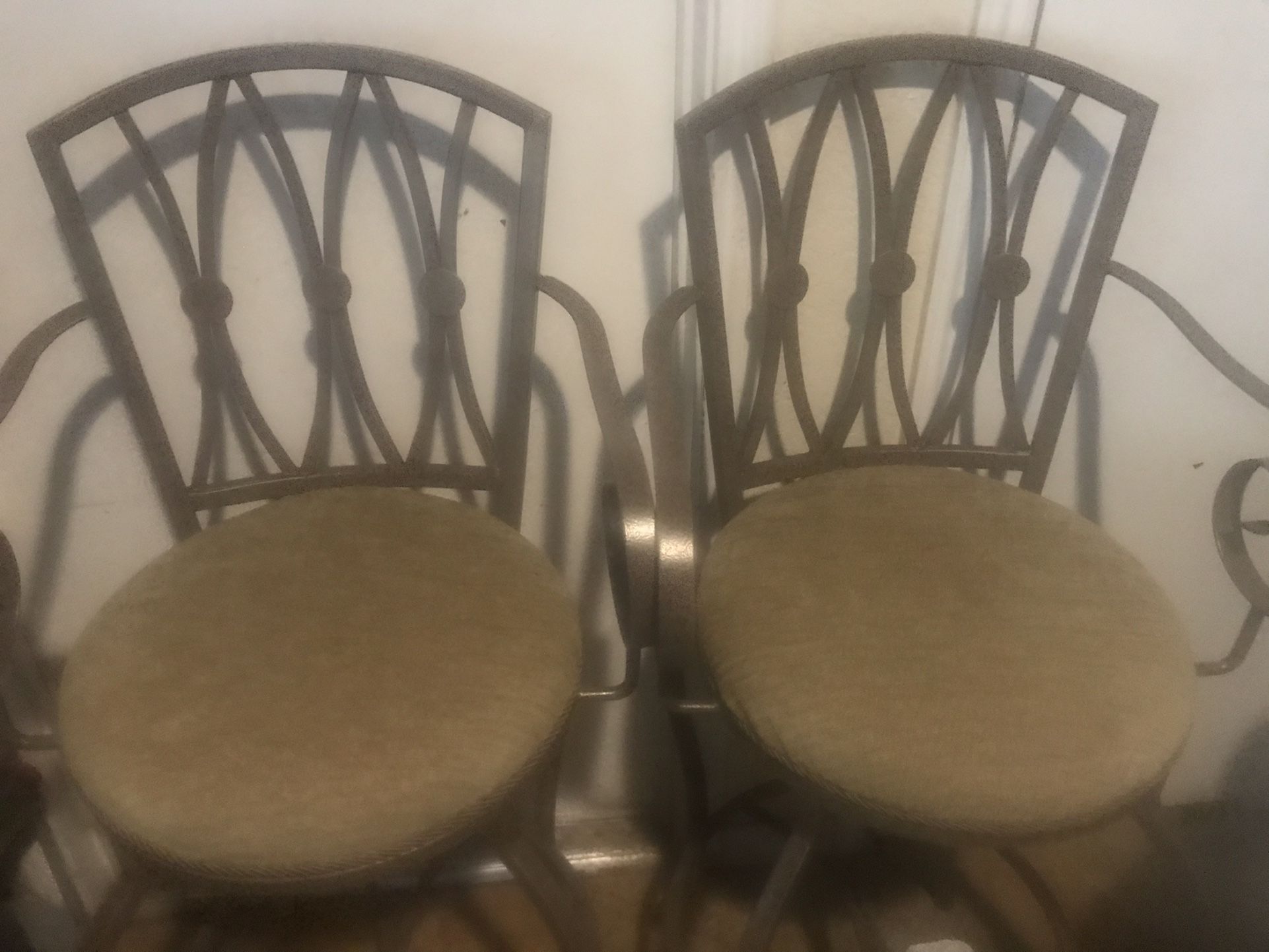 Dos Sillas Altas Muy Buena Condición