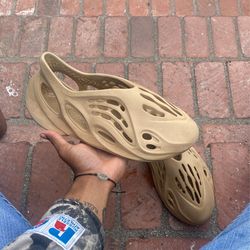 Yeezy ochre Foam Runners