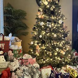 Christmas Tree *Artificial* FREE! 