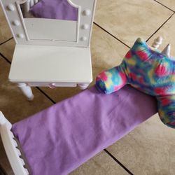 18 Inch Doll Bed And Vanity $5
