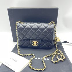 Chanel CF mini
Lambskin & Gold-Tone Metal Shoulder Bag