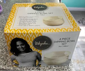 Brand New 4 Piece Dipping Sauce Bowls Cash Only