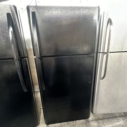 Black Kenmore Top Freezer Apt Size Fridge We Deliver And Install👨🏻‍🔧🚚