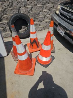 5 Traffic Cones