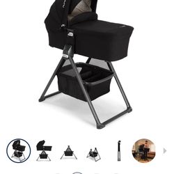 Nuna Bassinet And Stand 