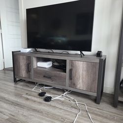 Entertainment center