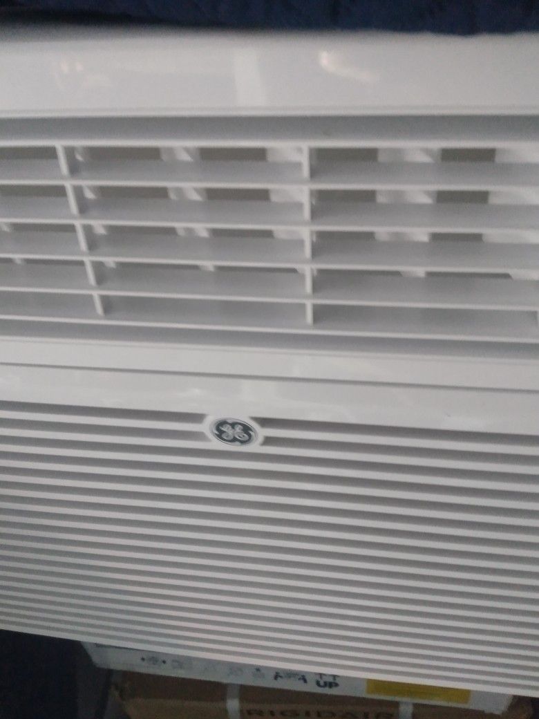 GE 240000 Btu Wall Mounted Ac Unit