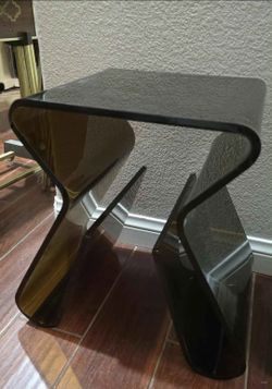 Vintage mid Mod heavy acrylic 1960s MCM Furniture Nightstand table