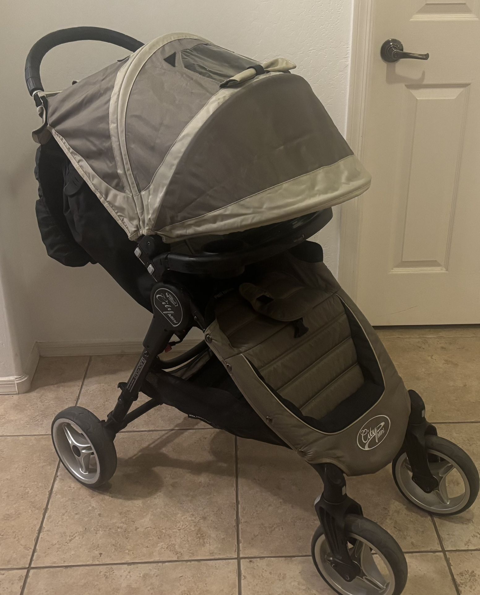 Baby jogger stroller