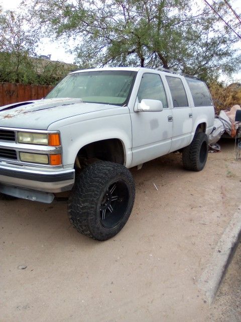 1996 Suburban Parts 