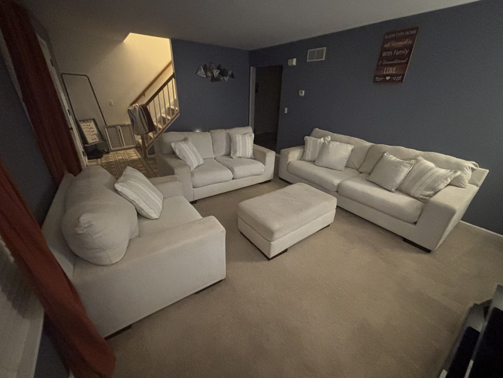 LIVING ROOM COUCH SET 4 PIECE 