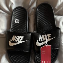 Nike Benassi JDI Slides