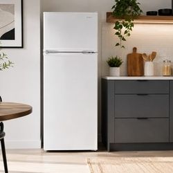 Avanti Apartment-Size Top Freezer Refrigerator, 7.5 Cu. Ft., Energy Star Certified, Adjustable Glass Shelves, Reversible Doors, White (RA7501BW)
