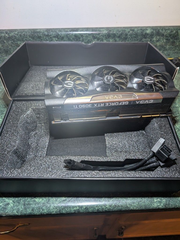 EVGA GeForce RTX 3090 Ti FTW3 ULTRA GAMING 24GB GDDR6X Graphics Card