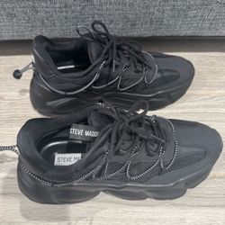 Steve Madden Black Chunky Sneakers Size 8