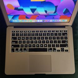 MacBook Air Like New Condition  13”