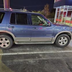 2004 Ford Explorer