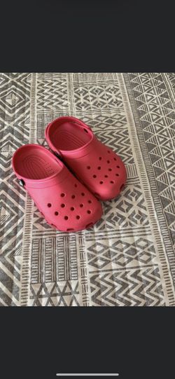 Girls crocs