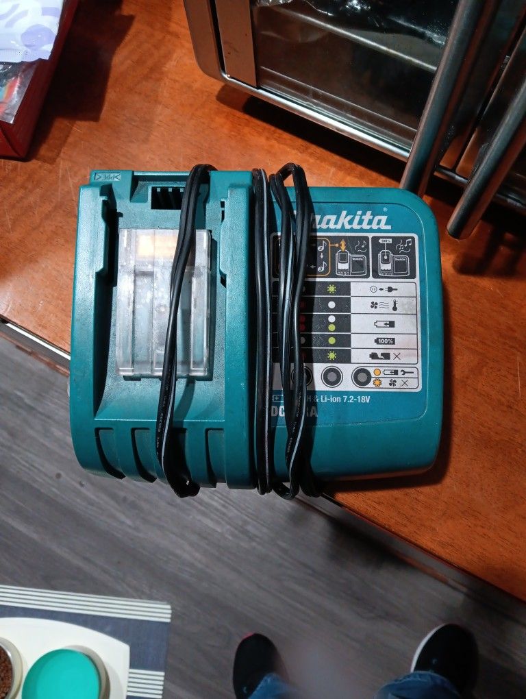 Makita 7.2-18v Battery Charger