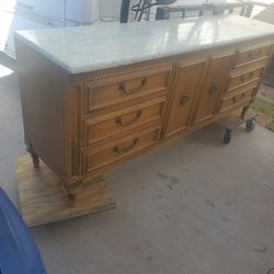 Dresser,nine drawers