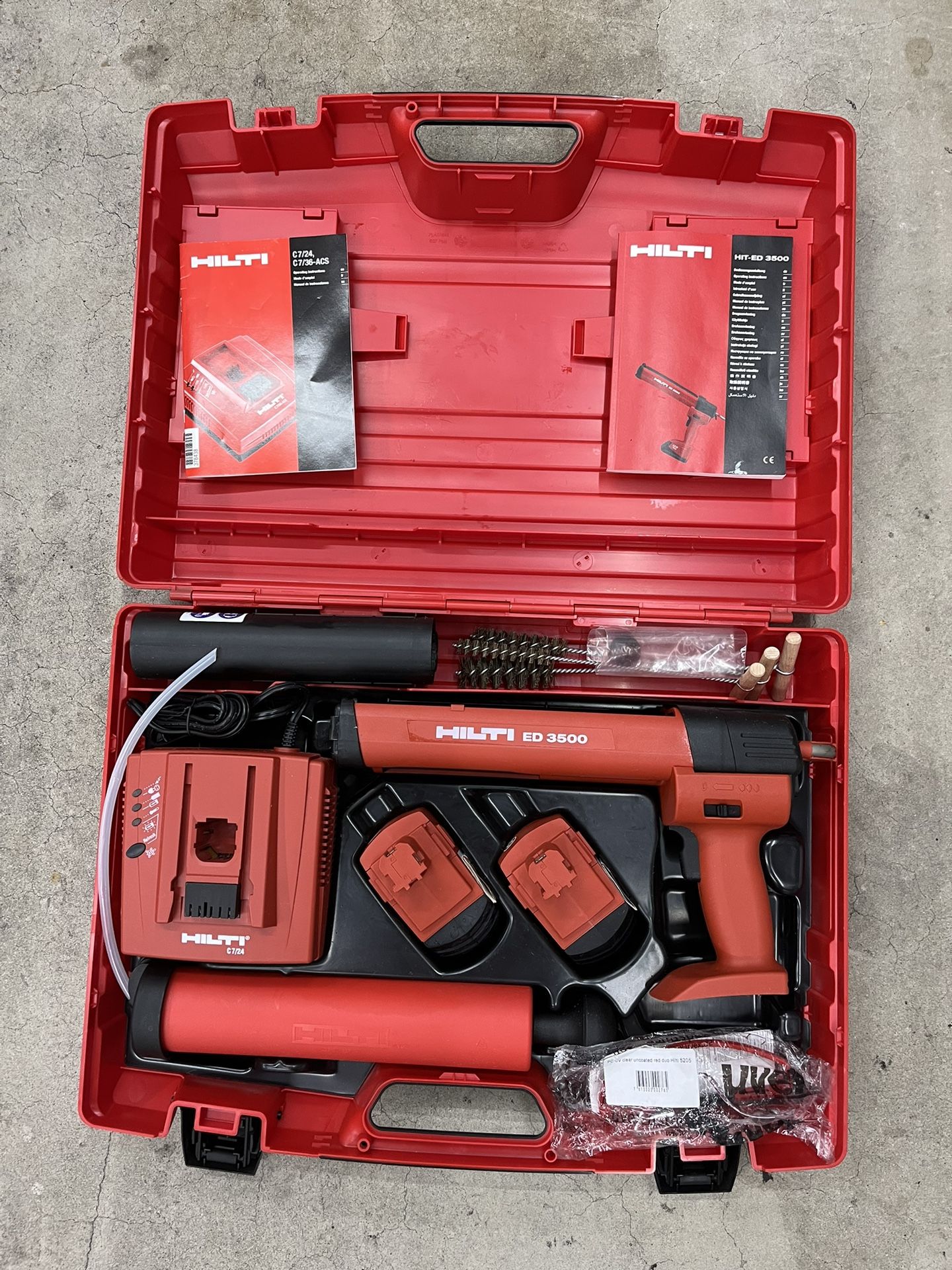 Hilti ED 3500 Cordless Adhesive Epoxy Gun Set, Gun, 2 Batteries, Charger, and Accessories