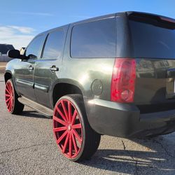 2007 Yukon On 30 Inch Rims 
