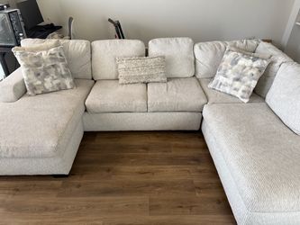 Large U-Shaped Sectional Sofa Couch with Pillows