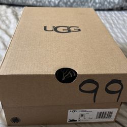 Women size 6 Ugg clogs