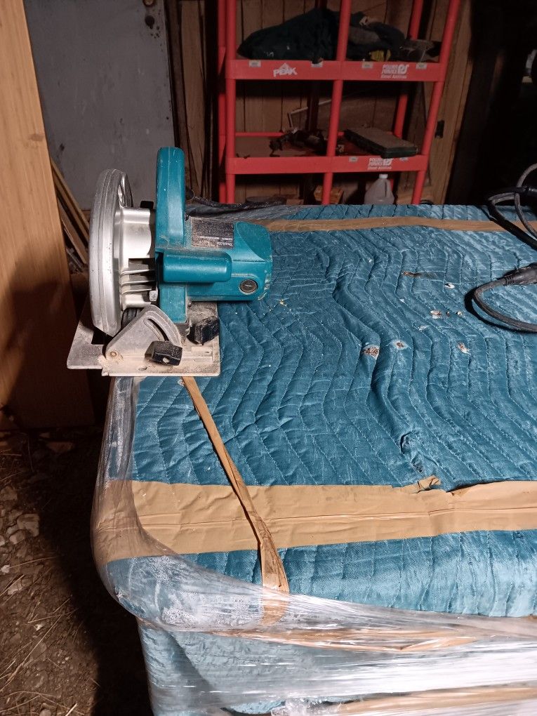 Makita Skilsaw