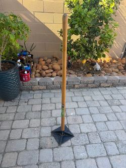 Garden Hoe with Wood Handle