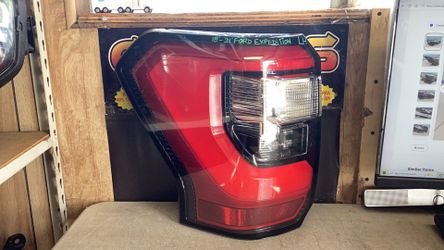 18 21 Ford Expedition LH Tail Light LED OEM.