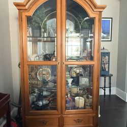 Curio Cabinet / China Hutch