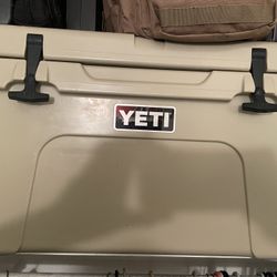 Yeti Tundra 45 Hard Cooler Tan 