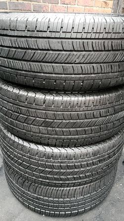 Four matching Michelin tires for sale 265/65/18