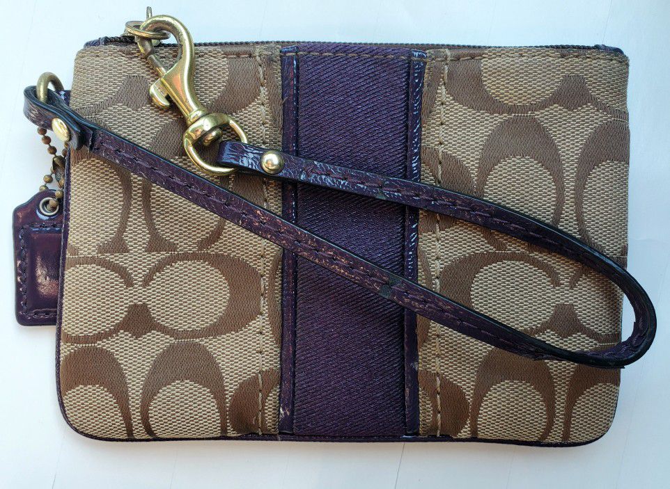Coach Wristlet Brown And Eggplant Color