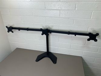 3 Screen Monitor Stand