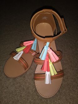 Beautiful sandals for girls size 2