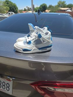 Jordan military blue 4s size 4.5