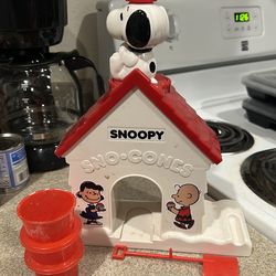 Vintage Snoopy Sno-Cone Machine Peanuts Ice Shaver