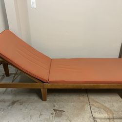 Chase Lounge 6 Ft Long Like New! $40 Must Go By Feb 10! 