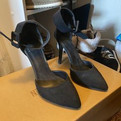 6.5 Black Heels