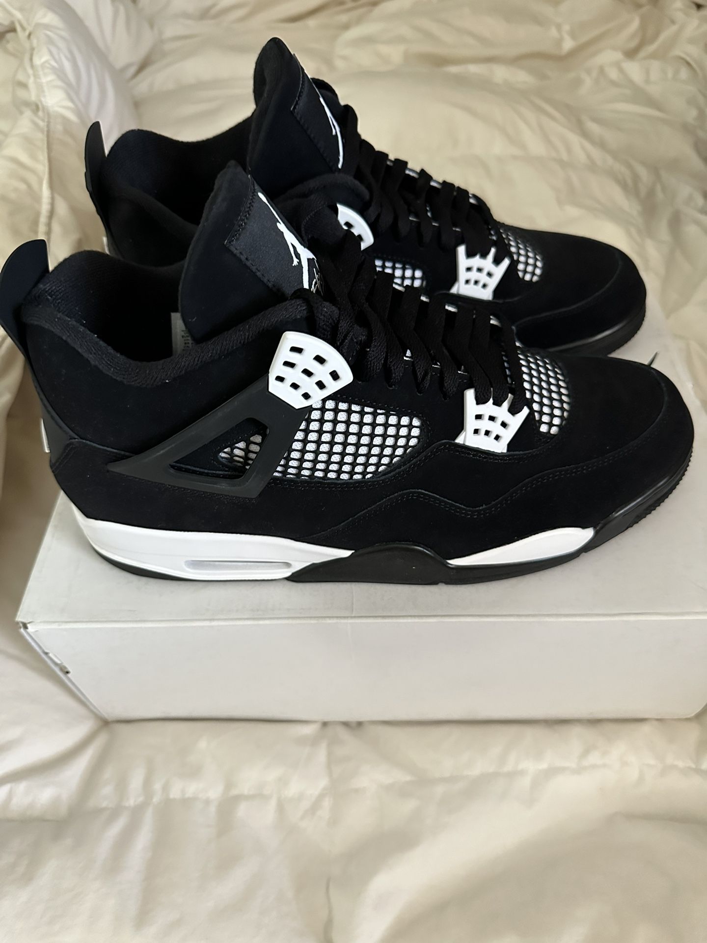 White thunder Jordan 4 size 13
